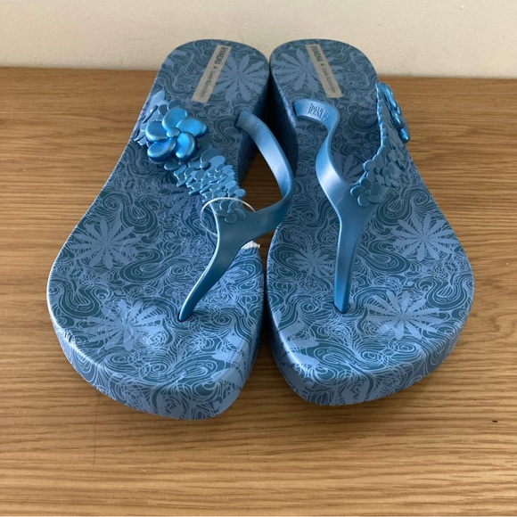 Ipanema by Gisele Bundchen Size 10 Thong Sandals - NWOT - Picture 8 of 8